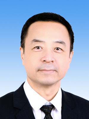 崔士鑫，男，漢族，1966年9月生，研究生學(xué)歷，中共黨員，現(xiàn)任人民日報社副總編輯兼機關(guān)黨委書記。