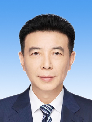 陳贄，男，漢族，1965年10月生，研究生學(xué)歷，中共黨員，現(xiàn)任人民日報社編委委員、海外版編輯部總編輯。