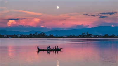 與其“看風(fēng)景”，不如“住進(jìn)風(fēng)景裡”